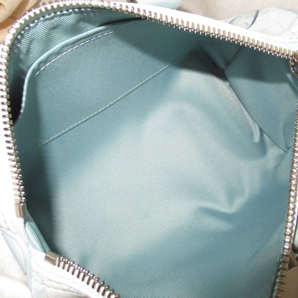 Authenticity Guaranteed LOUIS VUITTON Aua Keepall Boston Bag - Picture 2 of 10